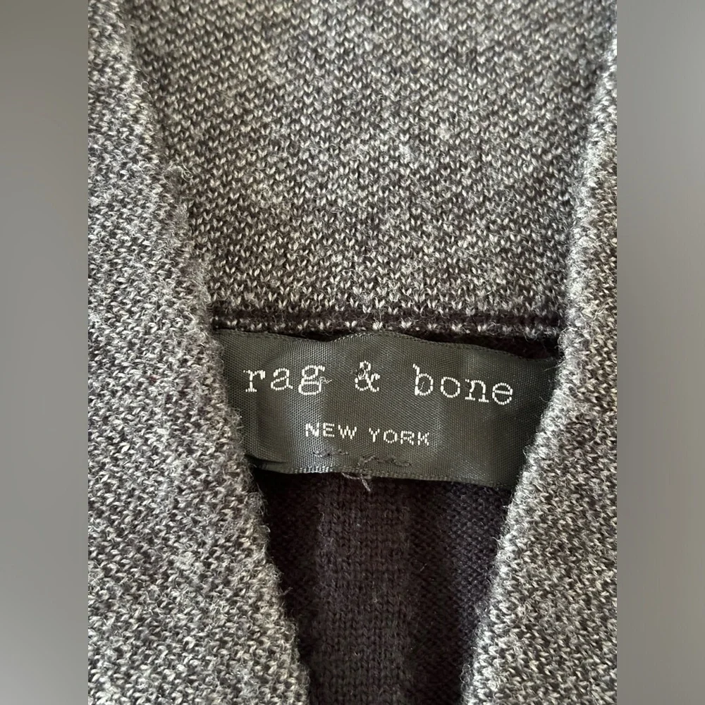 Rag & Bone | V-Neck Long Sleeve | Black‎ and Grey | Men’s Large